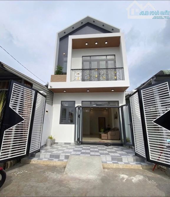 Kinh Doanh gỗ thất bại, Chị gái bán căn nhà 100m2 Tâm huyết mới hoàn thiện ngay Đồng Khởi