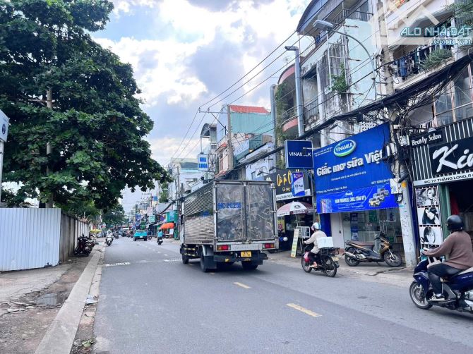 Bán Tòa Căn Hộ Dịch Vụ MT Tôn Thất Thuyết, P.18, Quận 4 – DT 4.6x23m  33P  Giá  31 tỷ TL