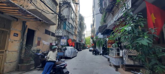 Cực hiếm! Ao Sen, Hà Đông, 30m2, 5 tầng, ô tô tránh, kinh doanh, nhỉnh 8 tỷ tỷ