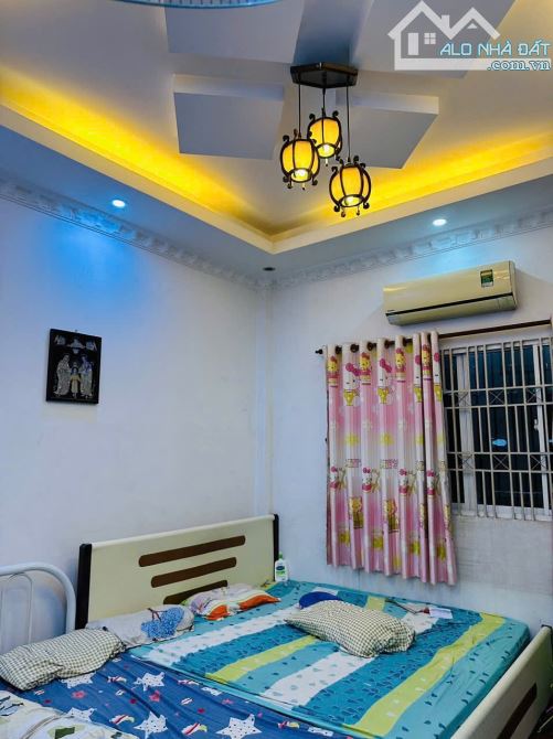 Bán nhà chia tài sản! Bán nhà MTKD đường Cách Mạng Tháng 8 – DT:4x13 – Giá chỉ  hơn 10 tỷ