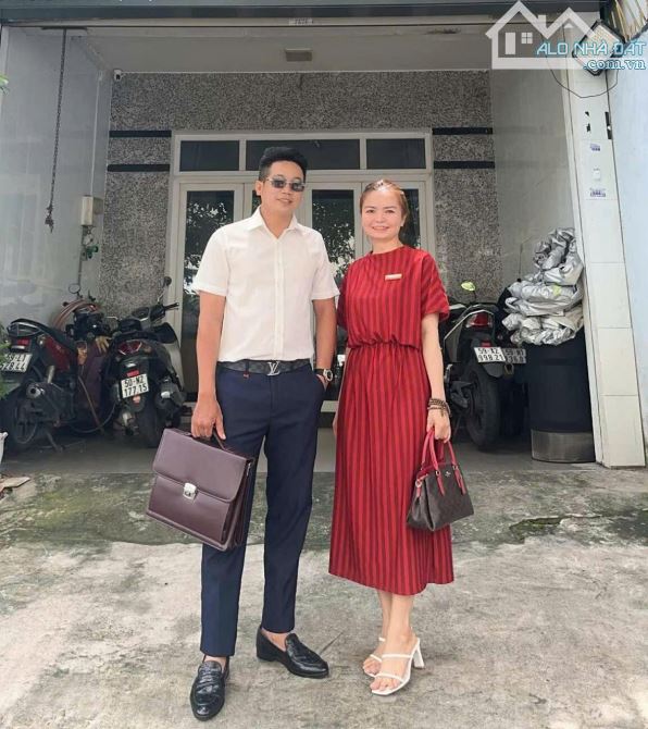 HUỲNH VĂN NGHỆ GÒ VẤP .40M , 2 TẦNG ,GẦN CHỢ PHẠM VĂN BẠCH ,EMART. SÂN BAY CHỈ NHỈNH 3 TỶ.