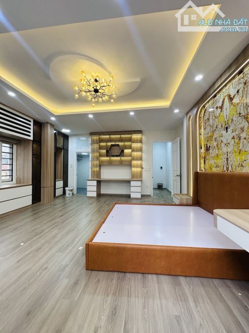 (HIẾM) Bán Nhà MP Đê La Thành, LÔ GÓC, 46m2, 5 tầng, mt 5m, giá 19.98 tỷ