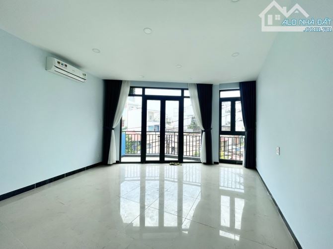 VỪA Ở VỪA KINH DOANH- MẶT TIỀN NGUYỄN KHUYẾN- BÌNH THẠNH- 40M- 5 TẦNG- 5X8- 9.99T