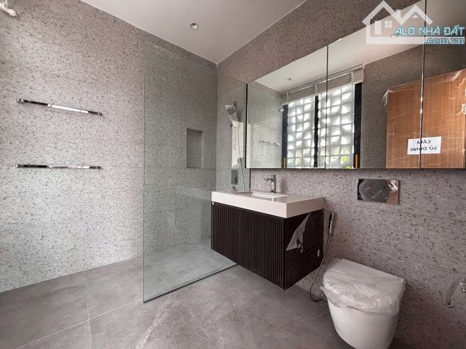 Bán biệt thự Mới xây 4PN, 4WC tại Thảo Điền, Q2, HCM, 55 tỷ, 192m2