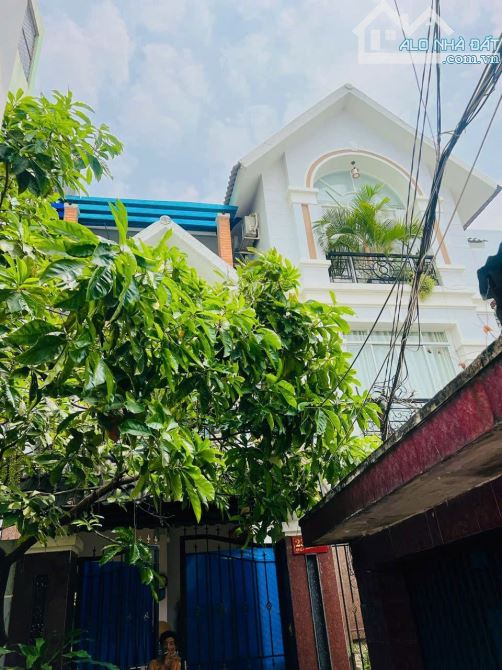 BIỆT THỰ BỀ THẾ SIÊU ĐẸP TÔN ĐẢN   NGANG KHÔNG THỦ 10 MÉT DÀI 15 MÉT HẠ KHÔNG PHANH TỪ 1