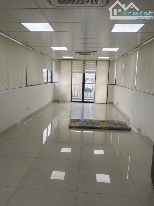 Cho thuê văn phòng 40m2 mặt phố Lê Trọng Tấn quận Thanh Xuân