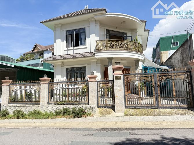 📍VILLA CAO CẤP MẶT TIỀN YERSIN, ĐÀ LẠT – 263M² – 6 PHÒNG NGỦ – SỔ RIÊNG – GIÁ ĐẦU TƯ