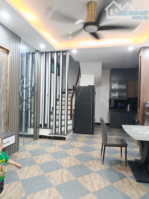 Nhà siêu đẹp ở Thanh Xuân - 38 m2, 5 tầng mới, 2 mặt ngõ, 8 tỷ