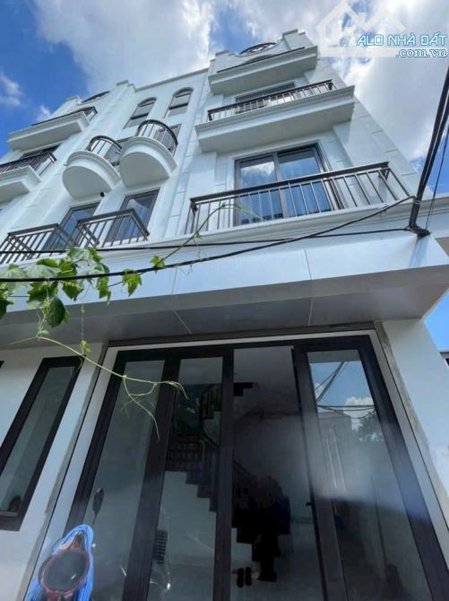Bán nhà phúc lợi, 42m2 lô góc, giá tốt