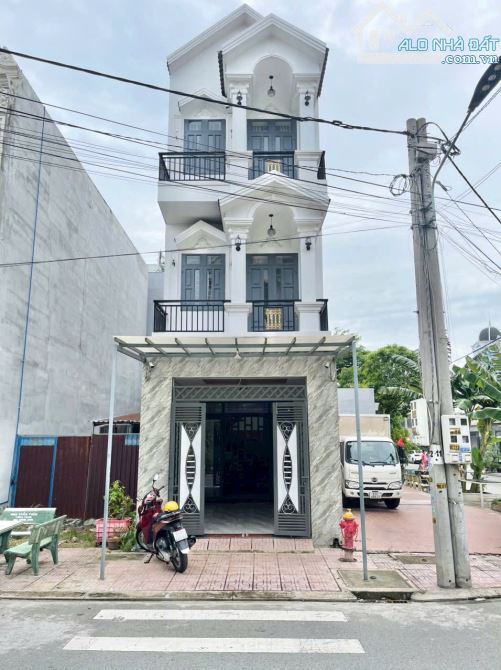 Bán Nhà 2 Lầu Tân Bình Dĩ An , Đường Nhựa 8m Vỉa hè