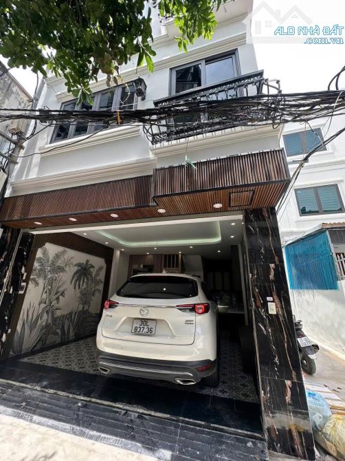 Nhà 6 tầng phố Trường Lâm, thang máy, nội thất xịn xò, ngõ ô tô, 40m, MT 5m, nhỉnh 9 tỷ