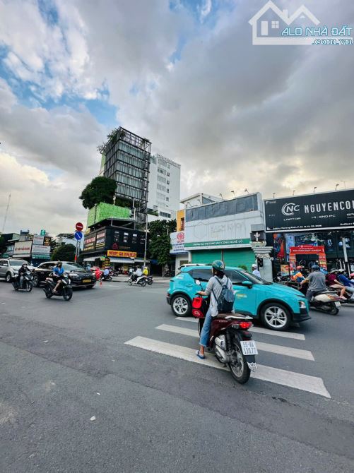 Khuông Building Lý Thường Kiệt 11.7x23.3m CTXD Hầm 7 tầng đối diện ĐH Bách Khoa Giá 110 tỷ