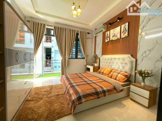 Bán tòa nhà CHDV ngay Phan Đăng Lưu, Bình Thạnh, 5 tầng, TM, HĐ thuê 60 triệu giá 17.5 tỷ