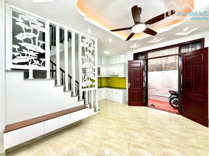 BÁN GẤP NHÀ ĐẸP VĨNH TUY MT RỘNG NGÕ THOÁNG 32M5T 6,95 TỶ.