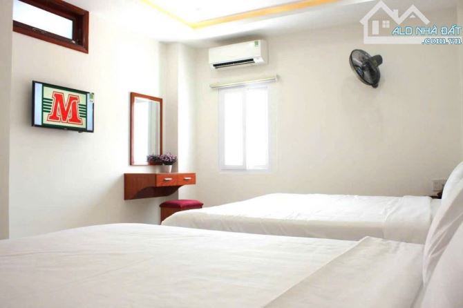 Bán Khách Sạn 12 Tầng Bạch Đằng - Nha Trang( gần biển)