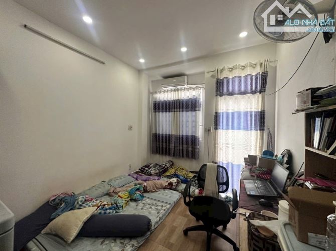 H3m 145/ Trần Bá Giao,P%. 6,7mx12,5m Hiện là 2 căn riêng biệt, 1Lầu giá rẻ 5,25 tỷ