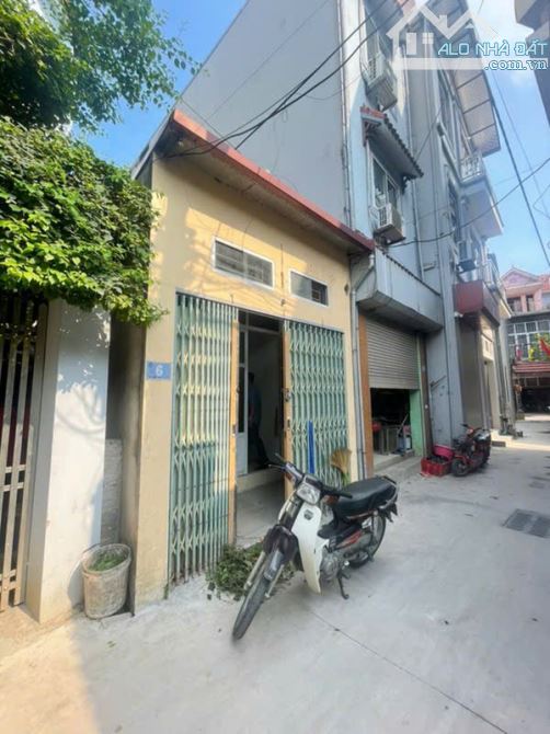 Anh Tùng nhờ bán nhà cấp 4 Trung Kiên, ô tô chỗ đỗ trước cửa, 20m ra phố, giá hơn 3 tỷ