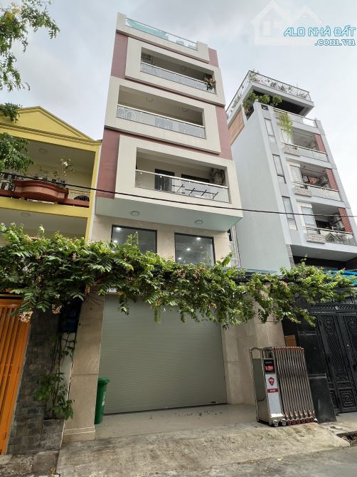 HOT!!! Cần bán gấp nhà Nguyễn Minh Hoàng, 4,5 x 18, 6 tầng, giá chỉ 13,5 tỷ