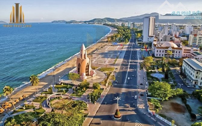 Bán lô góc mặt tiền đường Tuệ Tĩnh cách biển chỉ 130m