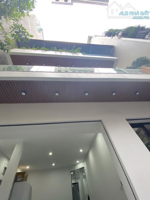 Hót, Nhà phân lô ô tô, 160m2, 3 tầng, 3 phòng ngủ, Hoàng Văn Thái, Thanh Xuân. 42,1 tỷ.