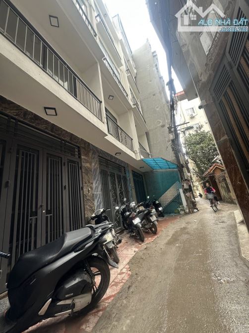 BÁN NHÀ LÔ GÓC HỒ TÙNG MẬU, NAM TỪ LIÊM, NHỈNH 8 TỶ, DT 35M, 6 TẦNG, MT 4.8M