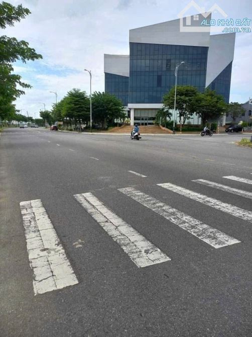 BÁN ĐẤT MẶT TIỀN ĐƯỜNG BÙI TÁ HÁN, NAM VIỆT Á , DIỆN TÍCH 250M2 , GẦN SÔNG HÀN.