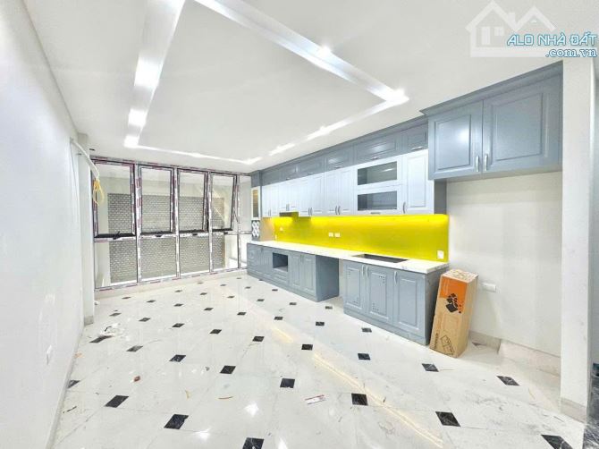 SIÊU PHẨM – 192 LÊ TRỌNG TẤN – 50/70 M2, 7 TẦNG, THANG MÁY, Ô TÔ ĐỖ CỬA – CHỈ HƠN 15 TỶ