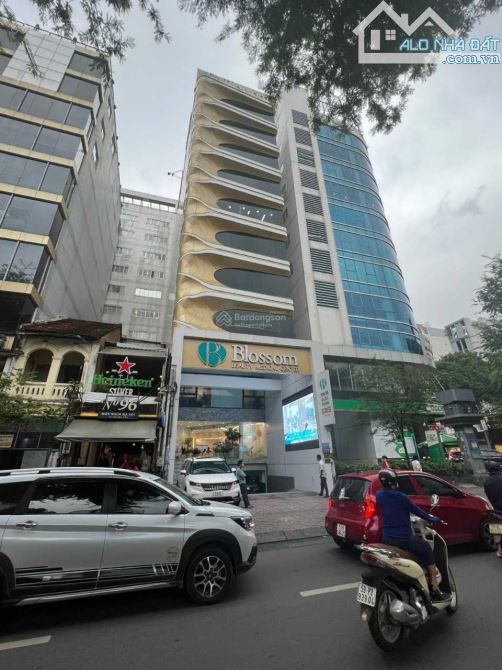 Siêu Hiếm - MT Cô Bắc, Quận 1, DT 8m x 40m, hầm 7 lầu, HĐT 500 triệu, giá 100 tỷ