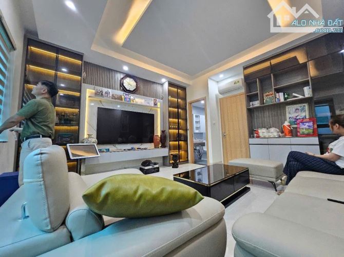 Nhà Trần Thái Tông Ô Tô tránh ngay phố kinh doanh 59m