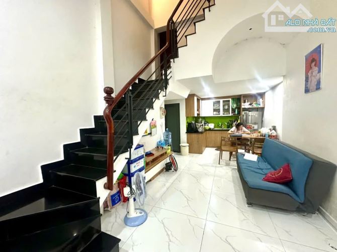 BÁN NHÀ THIÊN PHỨƠC-P9- TÂN BÌNH- 41m² ( 3,7m* 11m), nở hậu-3 TẦNG -5PN- CHỈ 6.2TỶ