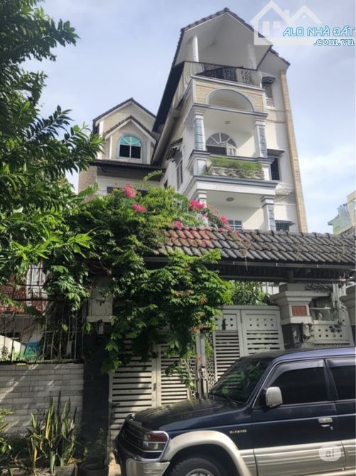 Bán Biệt thự đường Trung Mỹ Tây - Q12. 250m2 giá 16 tỷ.