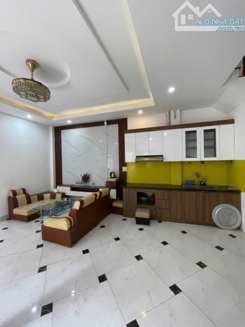 LÔ GÓC ĐỐNG ĐA - NHÀ ĐẸP 2 NGỦ - TẦM TIỀN HIẾM