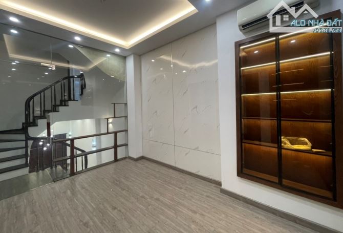 BÁN NHÀ PHỐ NGUYỄN CHÍ THANH - ĐỐNG ĐA - Ô TÔ ĐỖ CỬA - AN SINH CỰC VIP - 45m2 - 12,85 TỶ