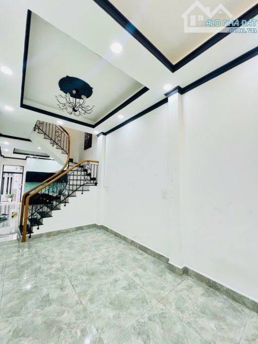 NHÀ PHỐ KHU NAM LONG QUẬN 12 CHỈ 6 TỶ- 4 TẦNG 4PN- DT 70m2 (4x17,5) HXT 8M DÂN TRÍ CAO