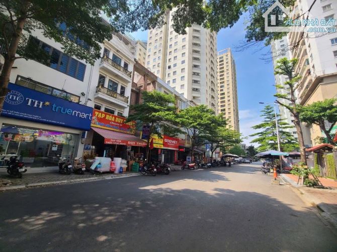 Bán Nhà 221 Tôn Đức Thắng Đống Đa Ô Tô Tránh Thang Máy KD 66m2, 8 Tầng, MT 5.5m —-20.5 Tỷ.
