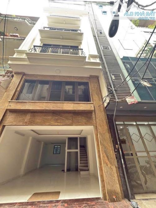 ❤CHO THUÊ Nhà Hoàng Quốc Việt, DT 60m2, 7 tầng, MT 4.5m, THÔNG SÀN, THANG MÁY, 55tr/tháng.