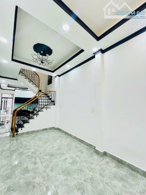 NHÀ PHỐ KHU NAM LONG QUẬN 12 CHỈ 6 TỶ- 4 TẦNG 4PN- DT 70m2 (4x17,5) HXT 8M DÂN TRÍ