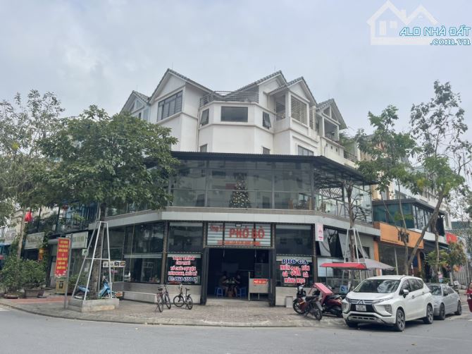 THẠCH BÀN 41 tỷ 150m LÔ GÓC 18m MẶT TIỀN KINH DOANH,LONG BIÊN