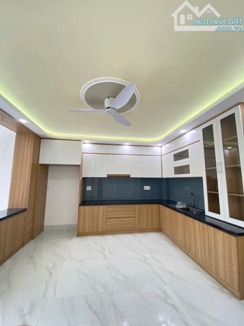 BÁN NHÀ P.TRẢNG DÀI 120M2 GÁC ĐÚC KIÊN CỐ SHR ĐG 2 XE HƠI CHỈ 2,88 TỶ