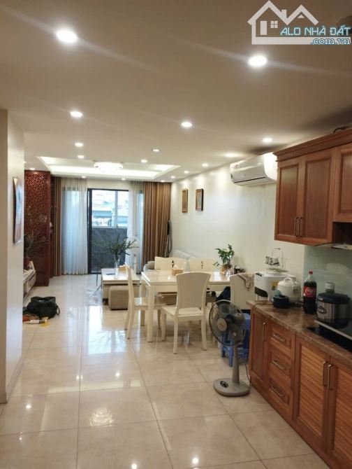 💥Bán Chung Cư Cao Cấp Hồ Hoàng Cầu, Tặng Full Nội Thất, Slot Ôtô, DT 85m2, 2 PN. SĐCC