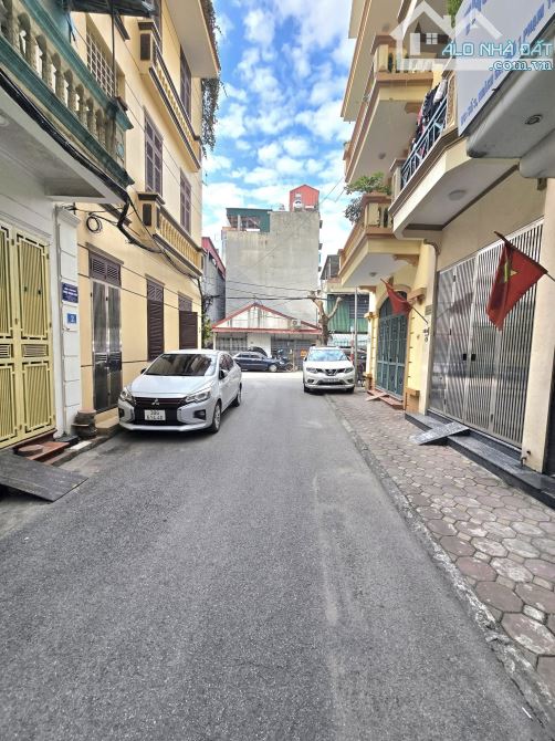 Nhà mới đẹp ở luôn Tân Nhuệ Thụy Phương Sổvuông 40m 4 tầng MT3m3 Giá 6.5 tỷ Ngõ ô tô tránh