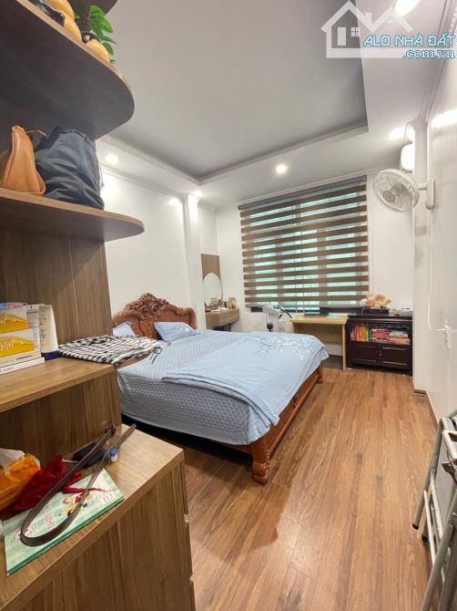 Nhà đẹp mới xây 6 tầng, thang máy, 35m, ô tô ngủ trong nhà, gần ROYAL CITY, Hoàng Đạo Thàn - 10