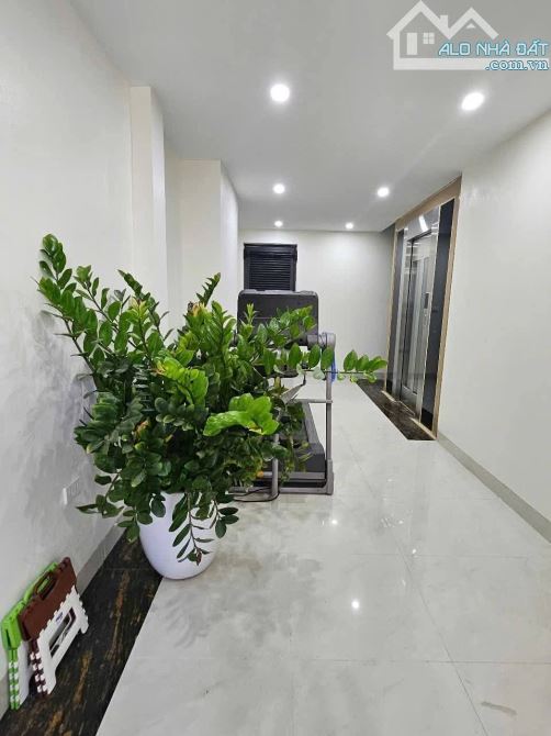 Nhà đẹp mới 7 tầng thang máy phân lô Mạc Thái Tổ, 65m2 x mtiền 5m, Kdoanh + CTY. Giá 33 tỷ - 11