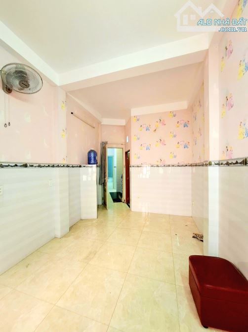 Bán Rẻ CHDV sát mặt tiền Khu Lý Thường Kiệt P8 Tân Bình Giáp Q.10, 57m2,5 Tầng,chỉ Hơn 7 - 11
