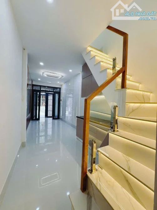 BÁN NHÀ NGUYỄN KHOÁI - PHƯỜNG 2 - QUẬN 4 - GIÁ 4,15 TỶ - 1