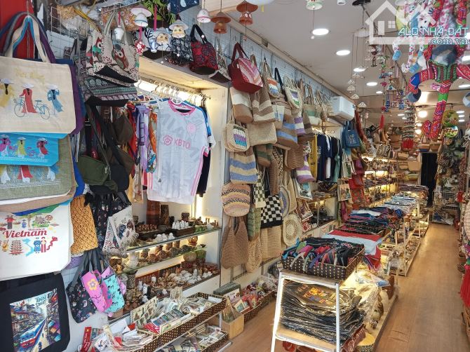 Bán nhà mặt phố Hàng Bông - 200m ra Hồ Gươm - 412m2 - mặt tiền 14m- Đầu tư siêu lời 329 tỷ