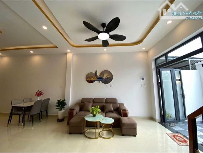 Kinh Doanh gỗ thất bại, Chị gái bán căn nhà 100m2 Tâm huyết mới hoàn thiện ngay Đồng Khởi - 1