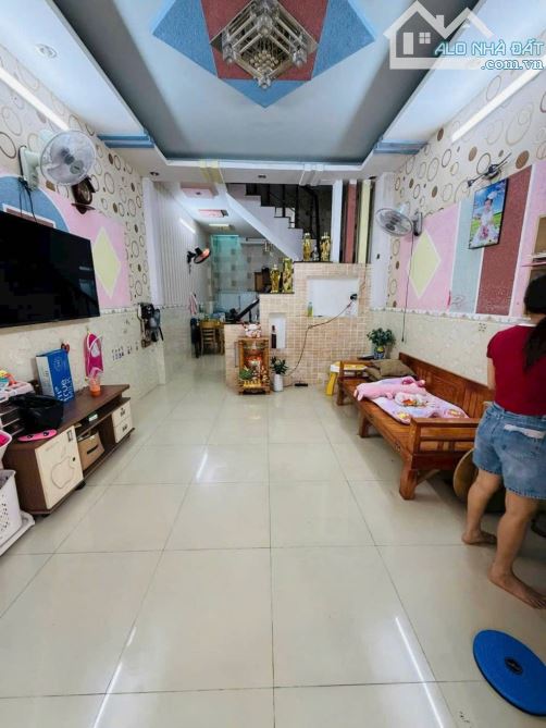 HUỲNH VĂN NGHỆ GÒ VẤP .40M , 2 TẦNG ,GẦN CHỢ PHẠM VĂN BẠCH ,EMART. SÂN BAY CHỈ NHỈNH 3 TỶ. - 1