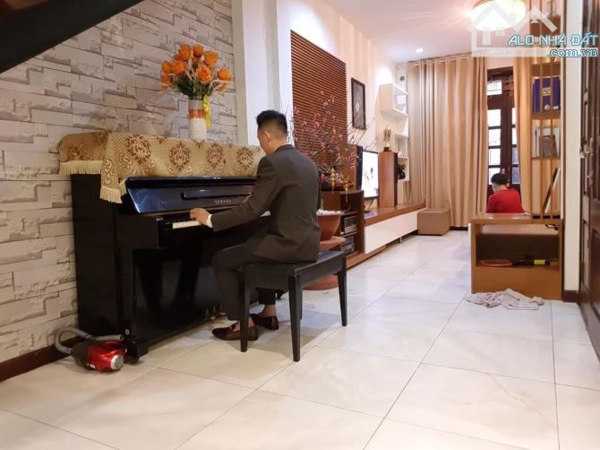 BÁN NHÀ PHỐ KIM LIÊN ĐỐNG ĐA 98m X7 TẦNG - MT 5.3m - GIÁ: 15.6 TỶ - 1