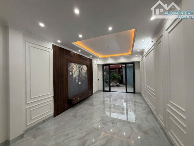 Siêu phẩm nhà 5.5 tầng, hố chờ thang máy, sát khu đô thị Hinode Kim - Chung, giá hơn 4 tỷ - 1